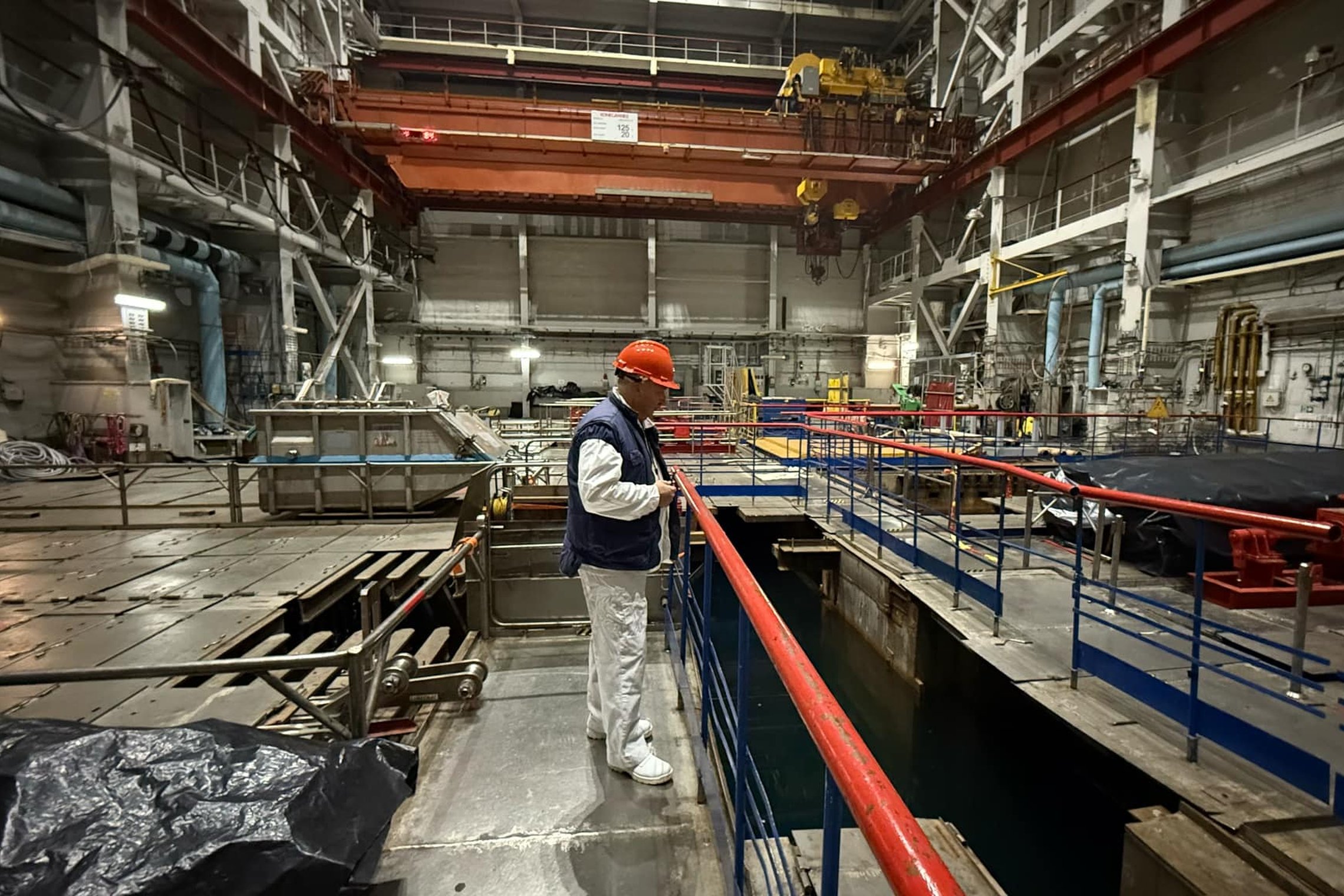 VATESI inspektorius patikrinimo metu Ignalinos atominėje elektrinėje
